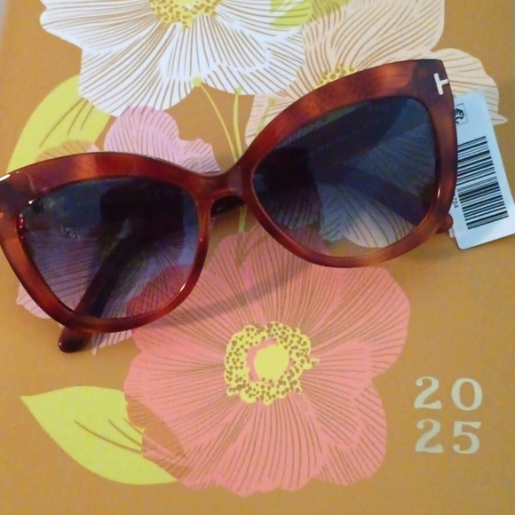 Tom Ford Woman's Sunglass Honey Faux Tortoise NWT - Picture 1 of 6